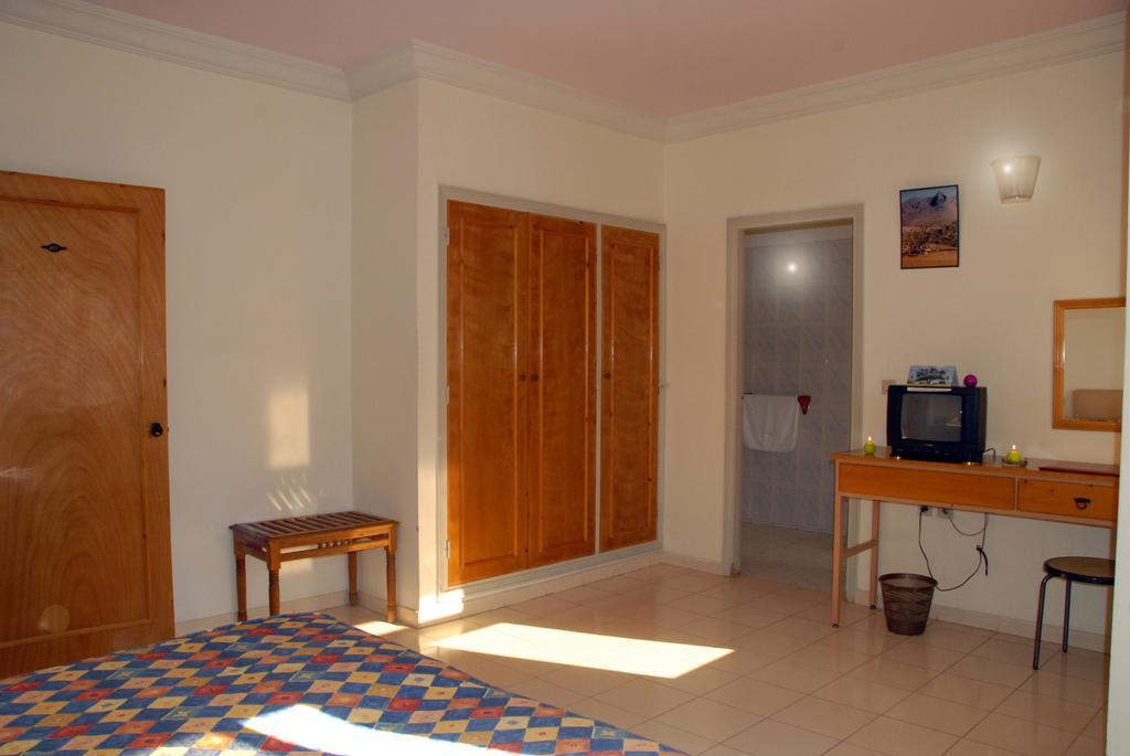 Hotel Aladarissa Ait Baha Ait Taksimt Quarto foto
